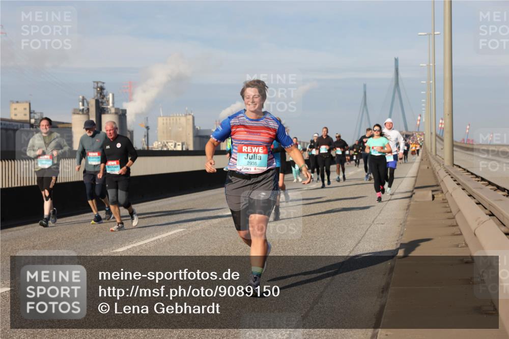 03.10.2025 - Köhlbrandbrückenlauf Lena Gebhardt http://msf.ph/oto/9089150 03.10.2025 10:07:01 Position 2 2935 meine-sportfotos.de