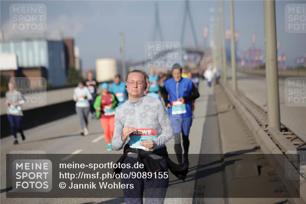 03.10.2025 - Köhlbrandbrückenlauf Jannik Wohlers http://msf.ph/oto/9089155 03.10.2025 10:09:24 Position 3  meine-sportfotos.de