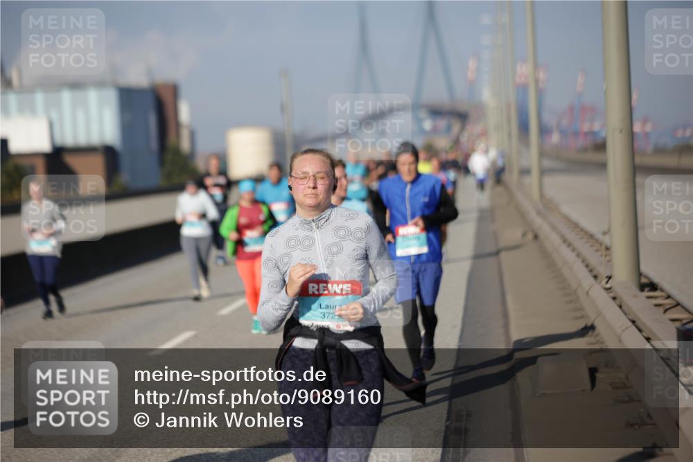 03.10.2025 - Köhlbrandbrückenlauf Jannik Wohlers http://msf.ph/oto/9089160 03.10.2025 10:09:24 Position 3 372 meine-sportfotos.de