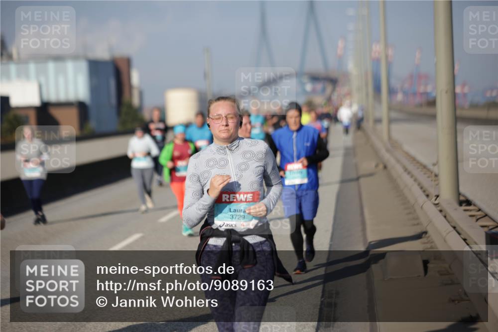 03.10.2025 - Köhlbrandbrückenlauf Jannik Wohlers http://msf.ph/oto/9089163 03.10.2025 10:09:24 Position 3 3729 meine-sportfotos.de