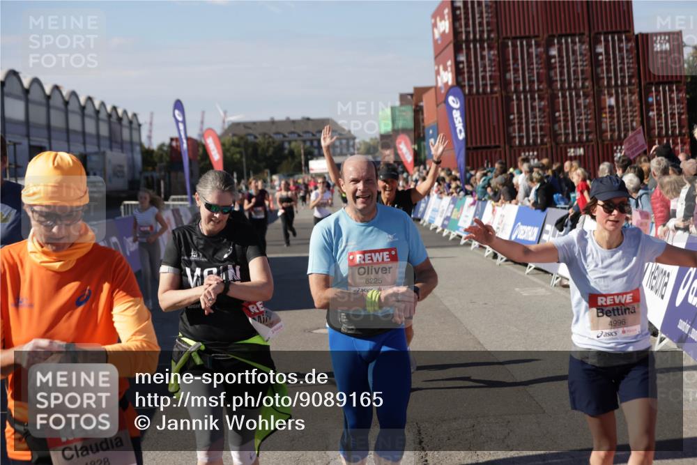 03.10.2025 - Köhlbrandbrückenlauf Jannik Wohlers http://msf.ph/oto/9089165 03.10.2025 13:19:19 Ziel 4143, 4593, 4631, 4632, 4690, 4725, 4727, 4816, 4828, 4996, 5443, 5451, 5853, 5858, 6057, 6225, 6226, 6230, 6576 meine-sportfotos.de
