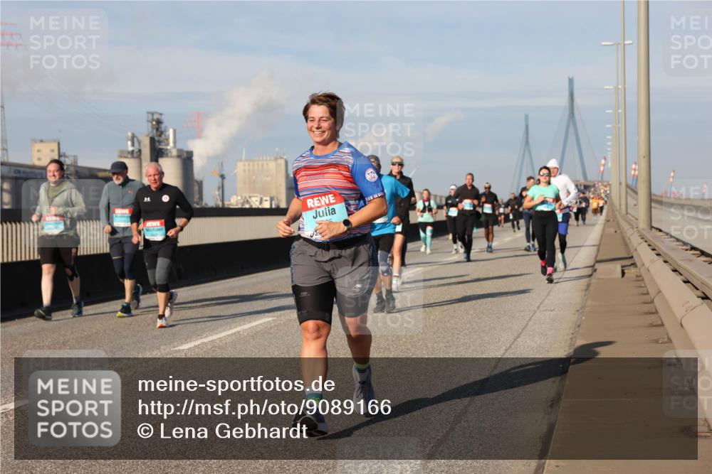 03.10.2025 - Köhlbrandbrückenlauf Lena Gebhardt http://msf.ph/oto/9089166 03.10.2025 10:07:01 Position 2  meine-sportfotos.de