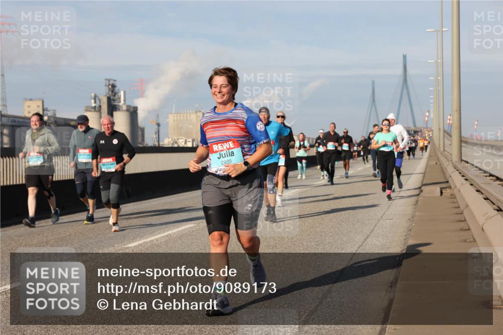 03.10.2025 - Köhlbrandbrückenlauf Lena Gebhardt http://msf.ph/oto/9089173 03.10.2025 10:07:01 Position 2 2935 meine-sportfotos.de