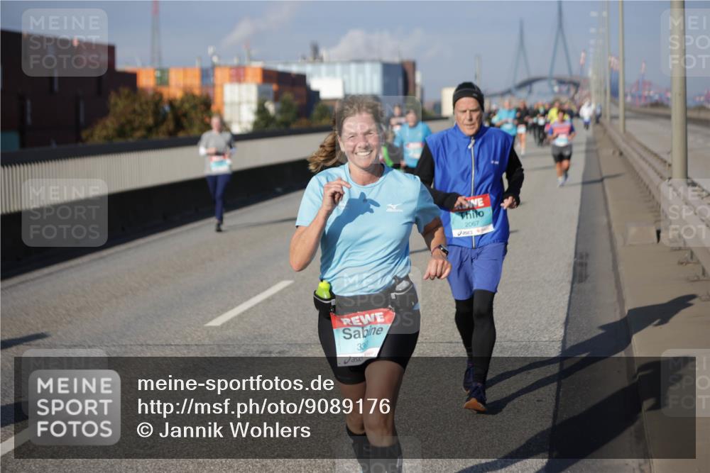 03.10.2025 - Köhlbrandbrückenlauf Jannik Wohlers http://msf.ph/oto/9089176 03.10.2025 10:09:28 Position 3 33, 2067 meine-sportfotos.de