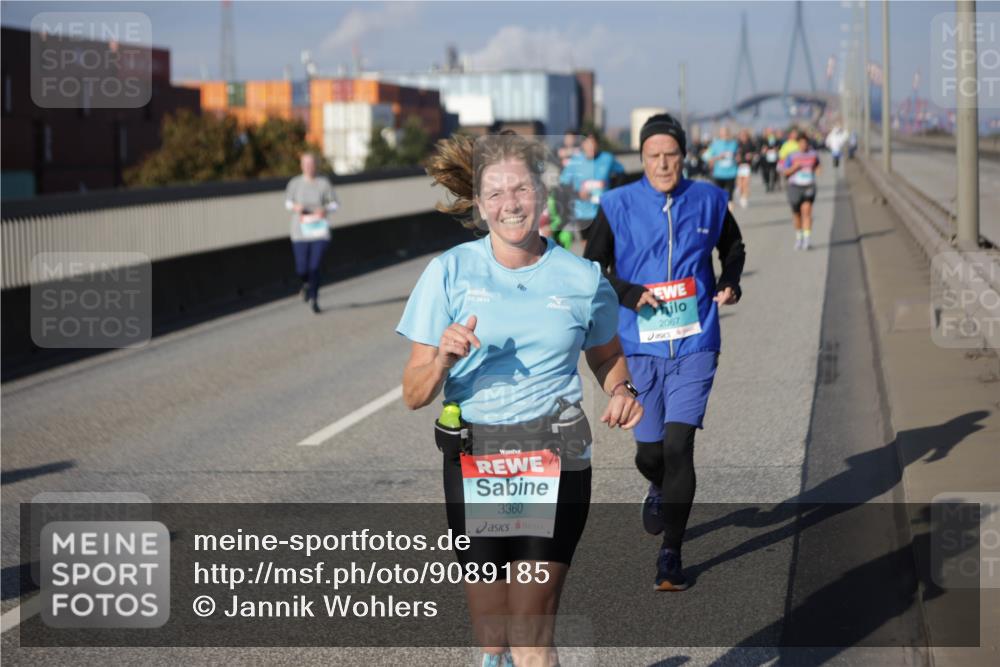 03.10.2025 - Köhlbrandbrückenlauf Jannik Wohlers http://msf.ph/oto/9089185 03.10.2025 10:09:28 Position 3 10, 2015, 3360, 2067 meine-sportfotos.de