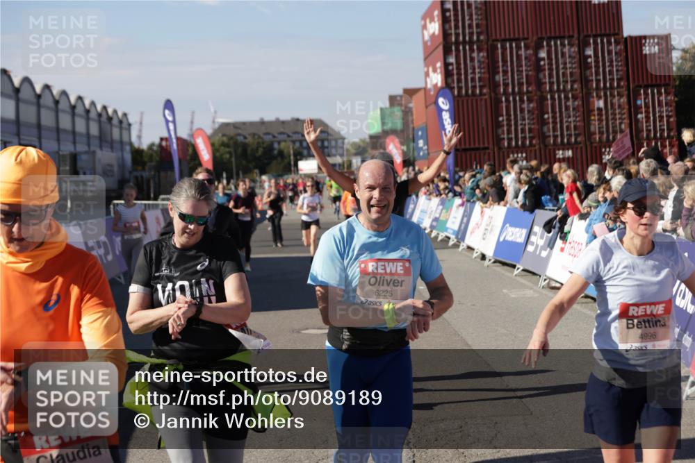 03.10.2025 - Köhlbrandbrückenlauf Jannik Wohlers http://msf.ph/oto/9089189 03.10.2025 13:19:19 Ziel 4143, 4593, 4631, 4632, 4690, 4725, 4727, 4816, 4828, 4996, 5443, 5451, 5853, 5858, 6057, 6225, 6226, 6230, 6576 meine-sportfotos.de