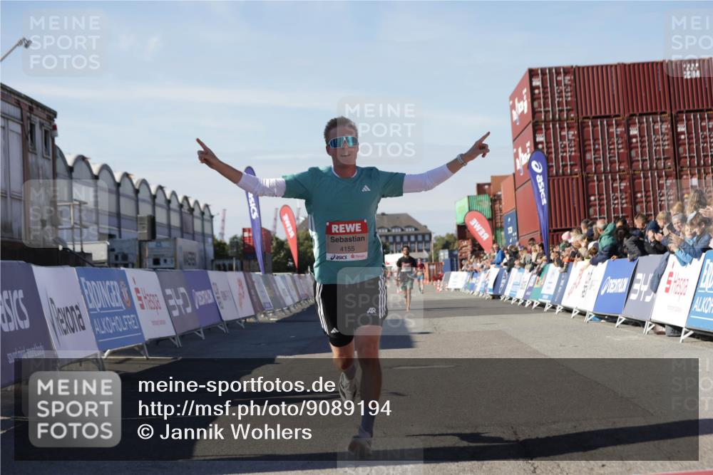 03.10.2025 - Köhlbrandbrückenlauf Jannik Wohlers http://msf.ph/oto/9089194 03.10.2025 12:53:34 Ziel 4029, 4155, 6241, 6656, 6804 meine-sportfotos.de