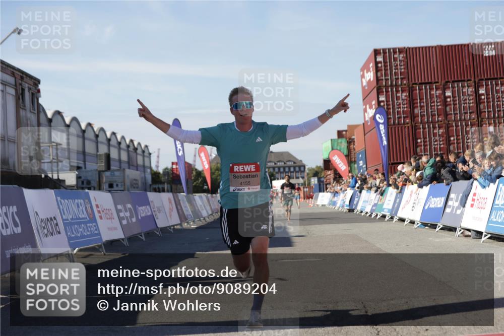 03.10.2025 - Köhlbrandbrückenlauf Jannik Wohlers http://msf.ph/oto/9089204 03.10.2025 12:53:34 Ziel 4029, 4155, 6241, 6656, 6804 meine-sportfotos.de