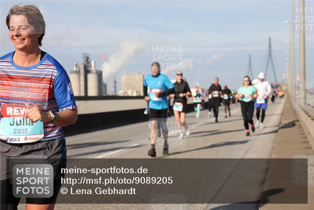 03.10.2025 - Köhlbrandbrückenlauf Lena Gebhardt http://msf.ph/oto/9089205 03.10.2025 10:07:03 Position 2 2935 meine-sportfotos.de