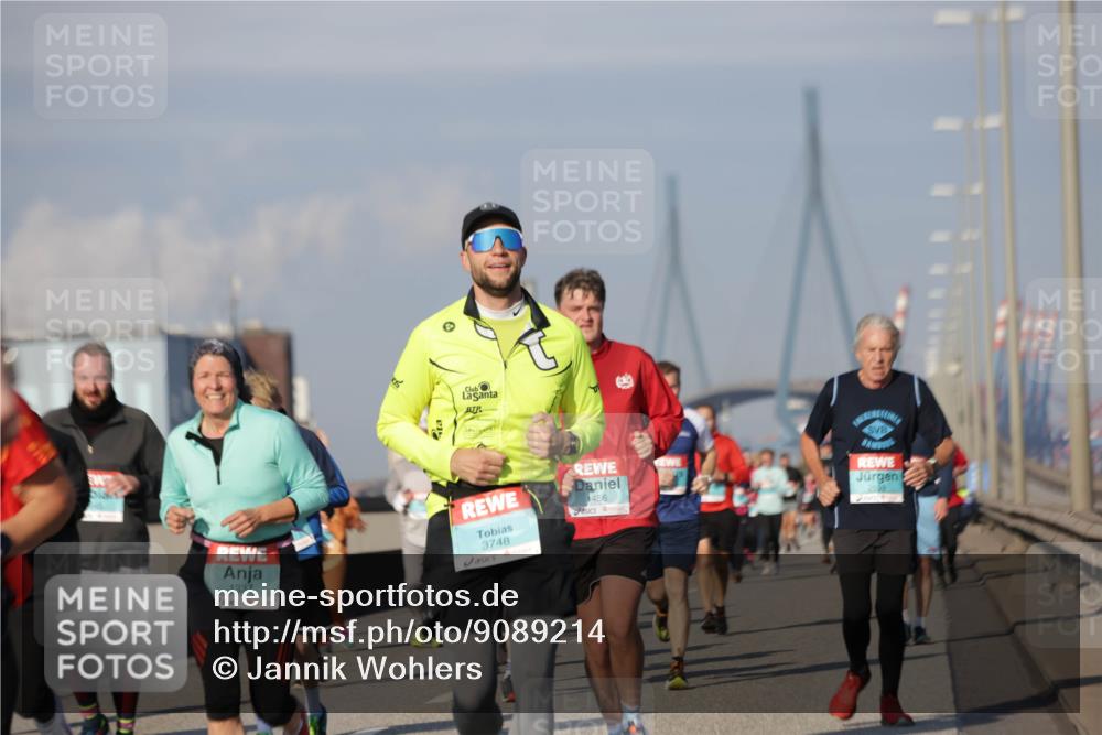 03.10.2025 - Köhlbrandbrückenlauf Jannik Wohlers http://msf.ph/oto/9089214 03.10.2025 09:58:29 Position 3 05, 1337, 3748, 456 meine-sportfotos.de