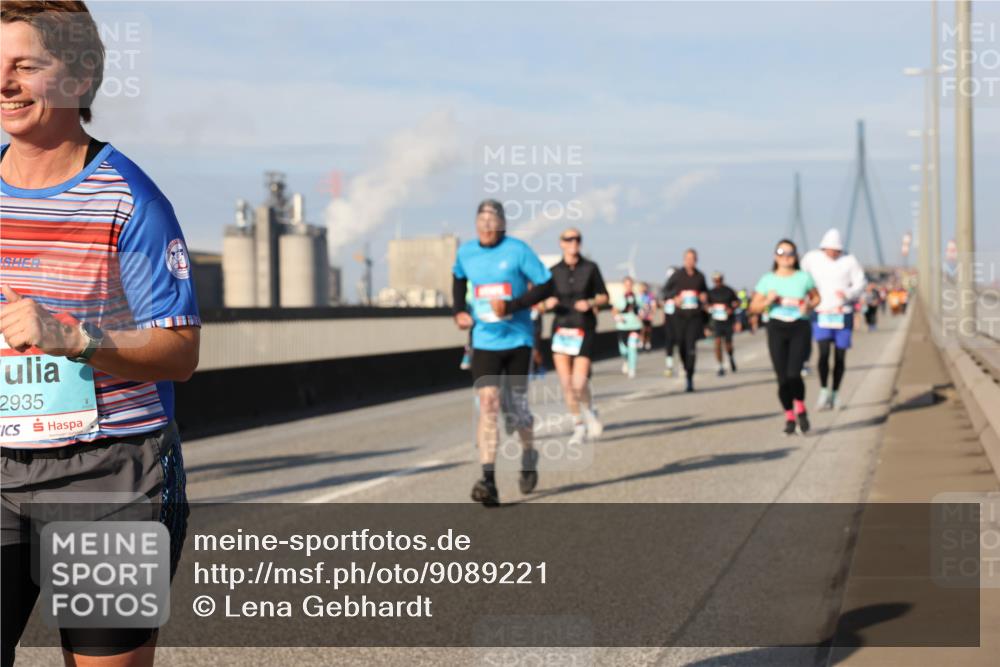 03.10.2025 - Köhlbrandbrückenlauf Lena Gebhardt http://msf.ph/oto/9089221 03.10.2025 10:07:03 Position 2 2935 meine-sportfotos.de