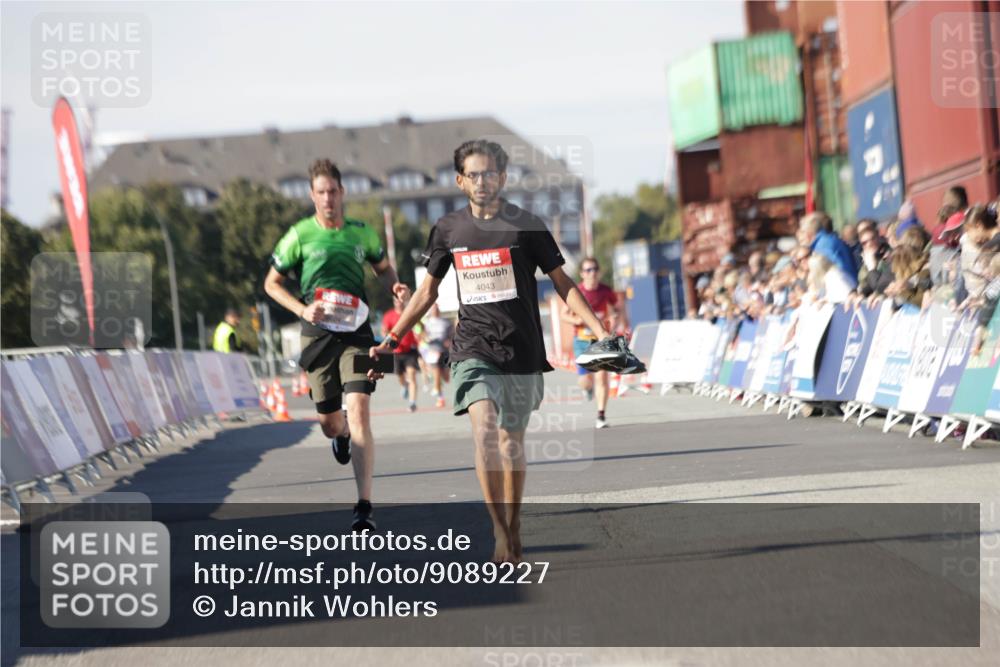 03.10.2025 - Köhlbrandbrückenlauf Jannik Wohlers http://msf.ph/oto/9089227 03.10.2025 12:53:38 Ziel 4043, 4155, 6241, 6624, 6656, 6804 meine-sportfotos.de