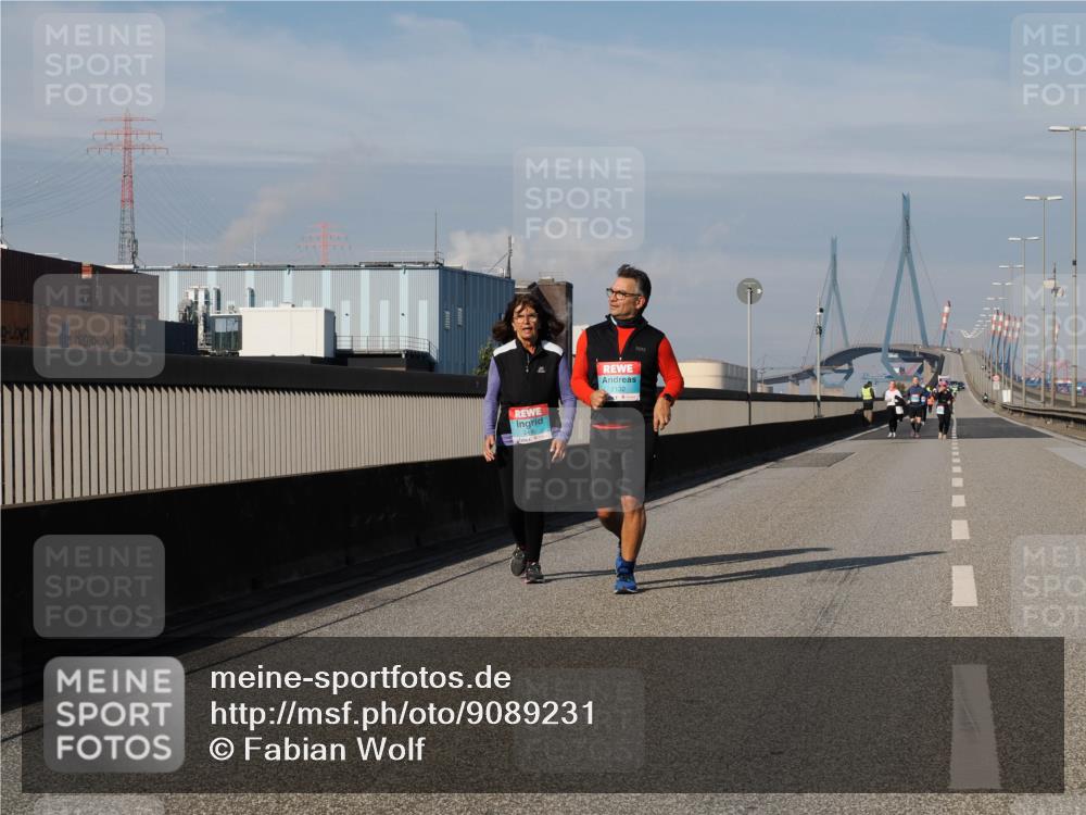 03.10.2025 - Köhlbrandbrückenlauf Fabian Wolf http://msf.ph/oto/9089231 03.10.2025 10:24:45 Position 3 6, 2132 meine-sportfotos.de