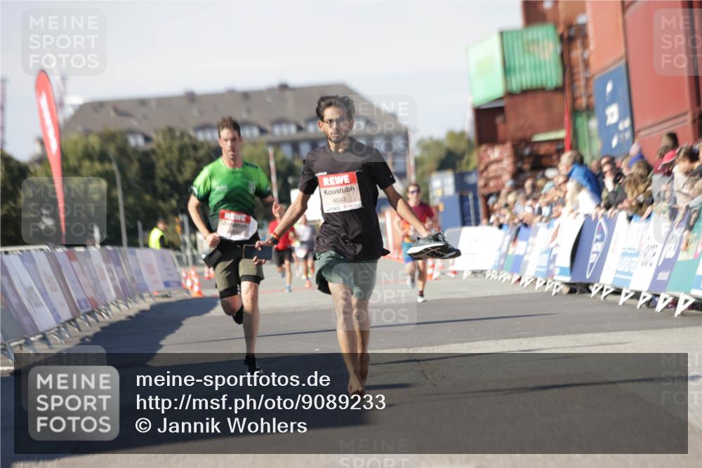 03.10.2025 - Köhlbrandbrückenlauf Jannik Wohlers http://msf.ph/oto/9089233 03.10.2025 12:53:38 Ziel 4043, 4155, 6241, 6624, 6656, 6804 meine-sportfotos.de
