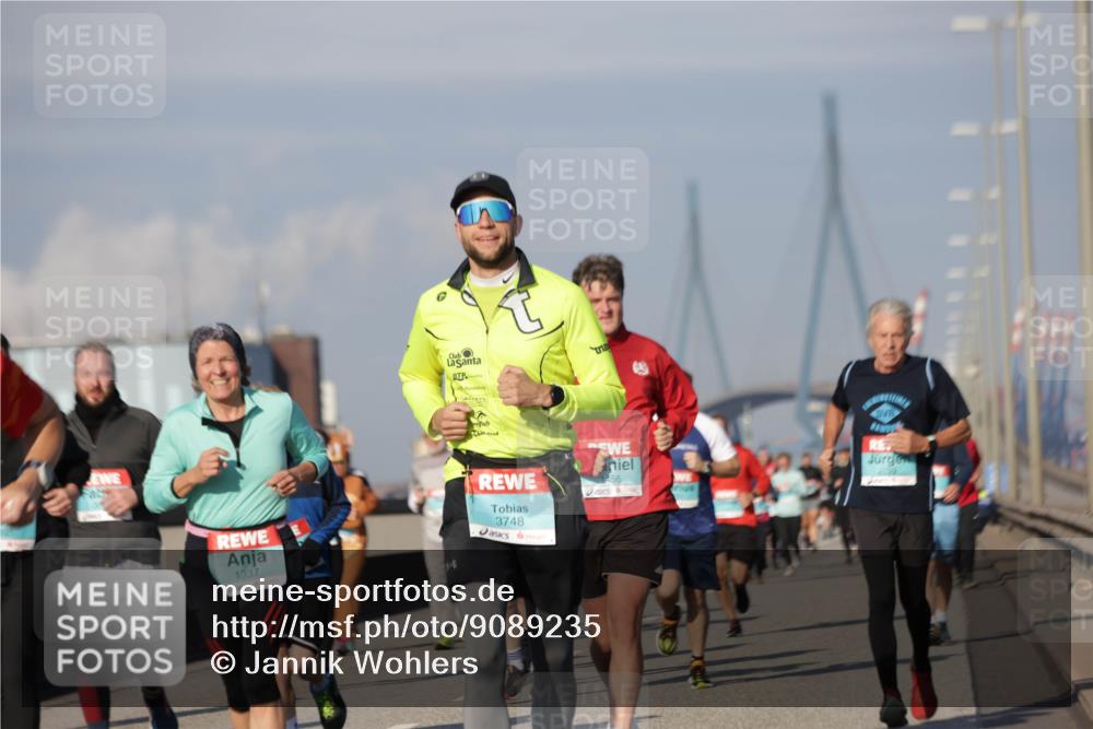 03.10.2025 - Köhlbrandbrückenlauf Jannik Wohlers http://msf.ph/oto/9089235 03.10.2025 09:58:29 Position 3 1337, 3748, 456 meine-sportfotos.de