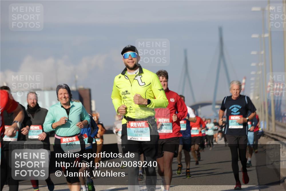 03.10.2025 - Köhlbrandbrückenlauf Jannik Wohlers http://msf.ph/oto/9089240 03.10.2025 09:58:30 Position 3 1337, 3748, 456 meine-sportfotos.de