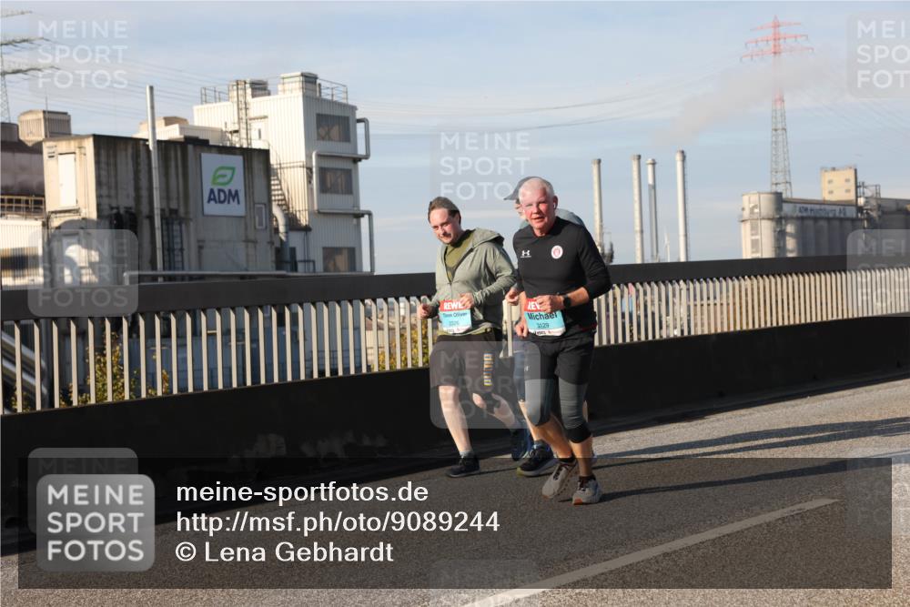 03.10.2025 - Köhlbrandbrückenlauf Lena Gebhardt http://msf.ph/oto/9089244 03.10.2025 10:07:04 Position 2 2326, 3129 meine-sportfotos.de