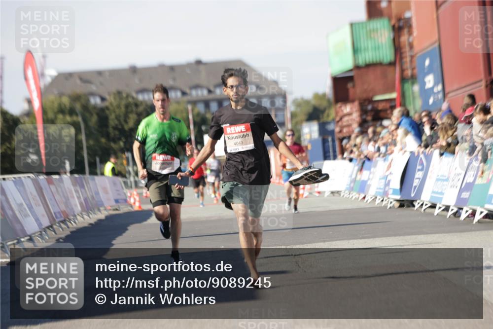 03.10.2025 - Köhlbrandbrückenlauf Jannik Wohlers http://msf.ph/oto/9089245 03.10.2025 12:53:38 Ziel 4043, 4155, 6241, 6624, 6656, 6804 meine-sportfotos.de