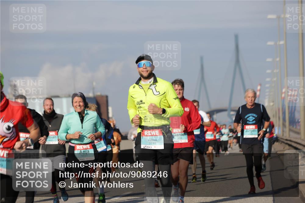 03.10.2025 - Köhlbrandbrückenlauf Jannik Wohlers http://msf.ph/oto/9089246 03.10.2025 09:58:30 Position 3 1337, 3748, 1456 meine-sportfotos.de