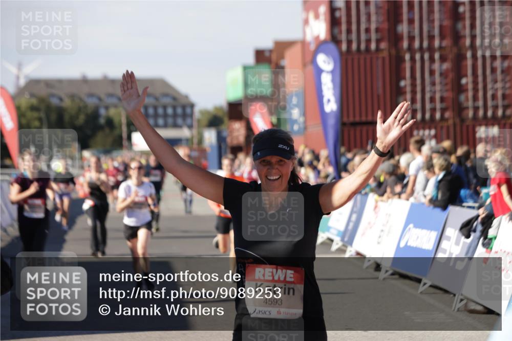 03.10.2025 - Köhlbrandbrückenlauf Jannik Wohlers http://msf.ph/oto/9089253 03.10.2025 13:19:20 Ziel 4143, 4593, 4632, 4690, 4725, 4727, 4828, 4996, 5443, 5451, 5853, 5858, 6057, 6225, 6226, 6230, 6576 meine-sportfotos.de