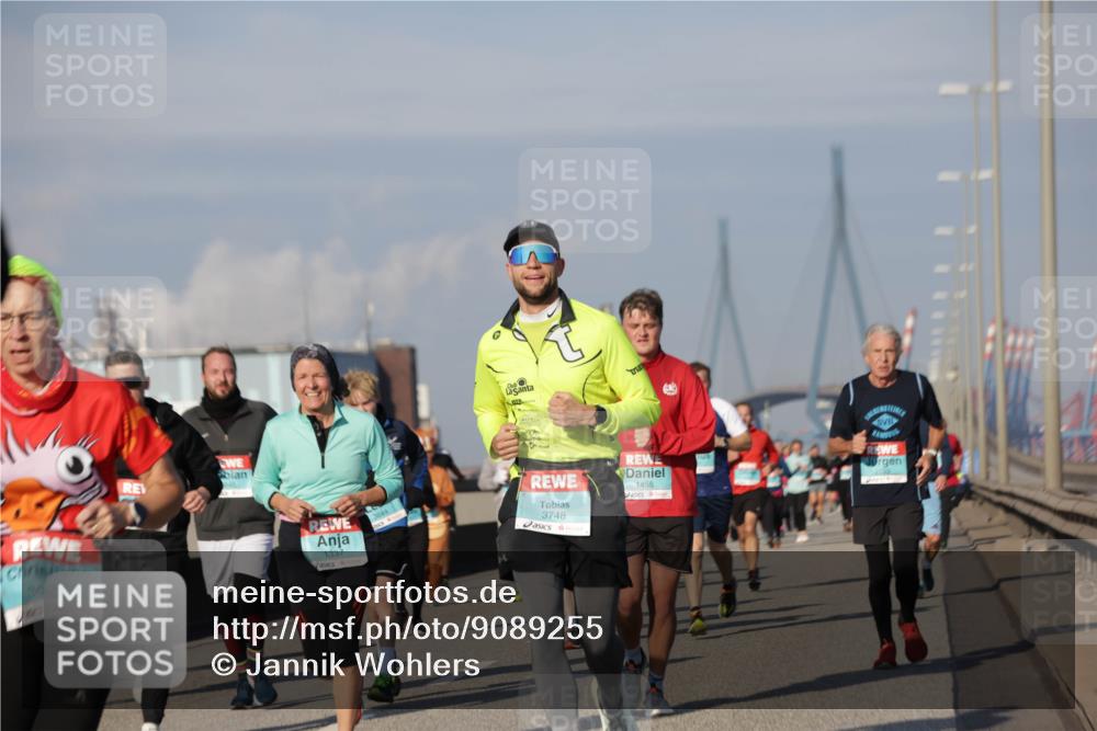 03.10.2025 - Köhlbrandbrückenlauf Jannik Wohlers http://msf.ph/oto/9089255 03.10.2025 09:58:30 Position 3 1337, 3644, 3748, 1456 meine-sportfotos.de