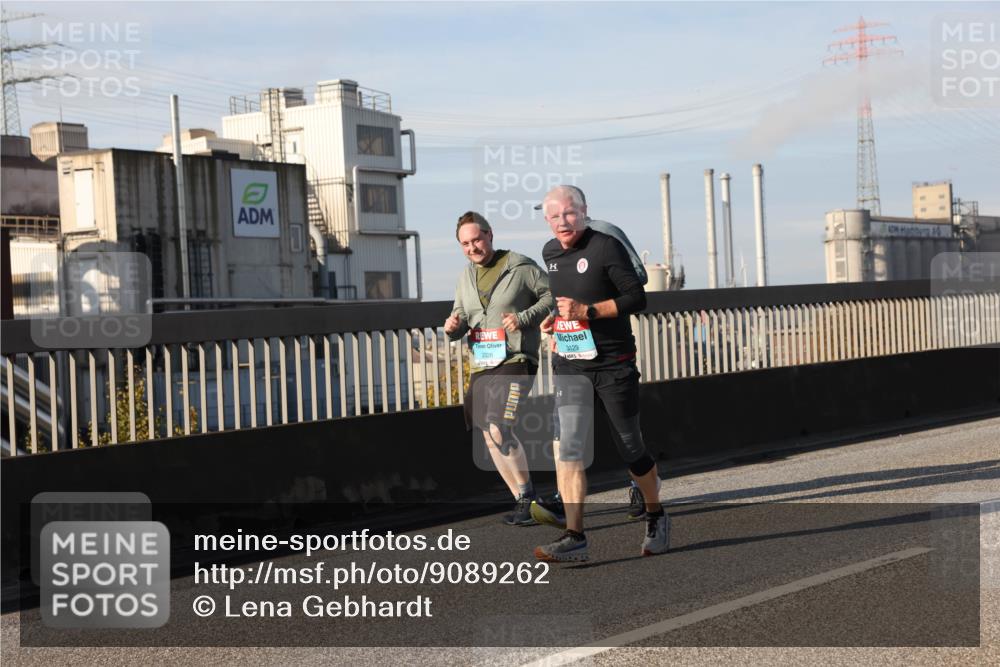 03.10.2025 - Köhlbrandbrückenlauf Lena Gebhardt http://msf.ph/oto/9089262 03.10.2025 10:07:04 Position 2 8, 2326, 3129 meine-sportfotos.de