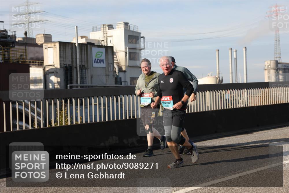 03.10.2025 - Köhlbrandbrückenlauf Lena Gebhardt http://msf.ph/oto/9089271 03.10.2025 10:07:04 Position 2 2326, 3129 meine-sportfotos.de