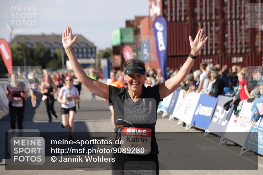 03.10.2025 - Köhlbrandbrückenlauf Jannik Wohlers http://msf.ph/oto/9089280 03.10.2025 13:19:20 Ziel 4143, 4593, 4632, 4690, 4725, 4727, 4828, 4996, 5443, 5451, 5853, 5858, 6057, 6225, 6226, 6230, 6576 meine-sportfotos.de