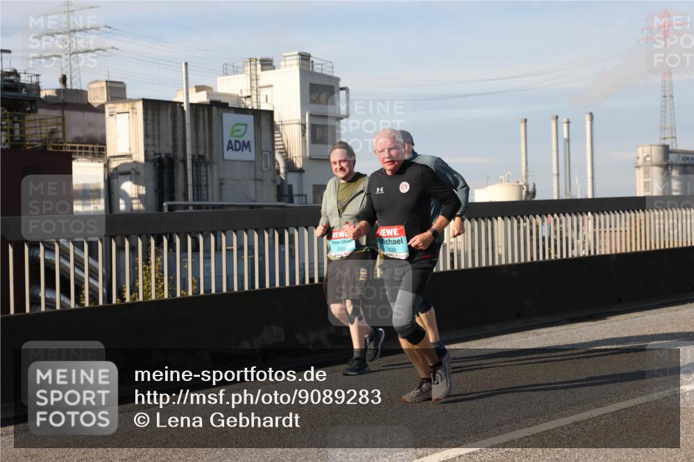 03.10.2025 - Köhlbrandbrückenlauf Lena Gebhardt http://msf.ph/oto/9089283 03.10.2025 10:07:04 Position 2 2326, 3129 meine-sportfotos.de