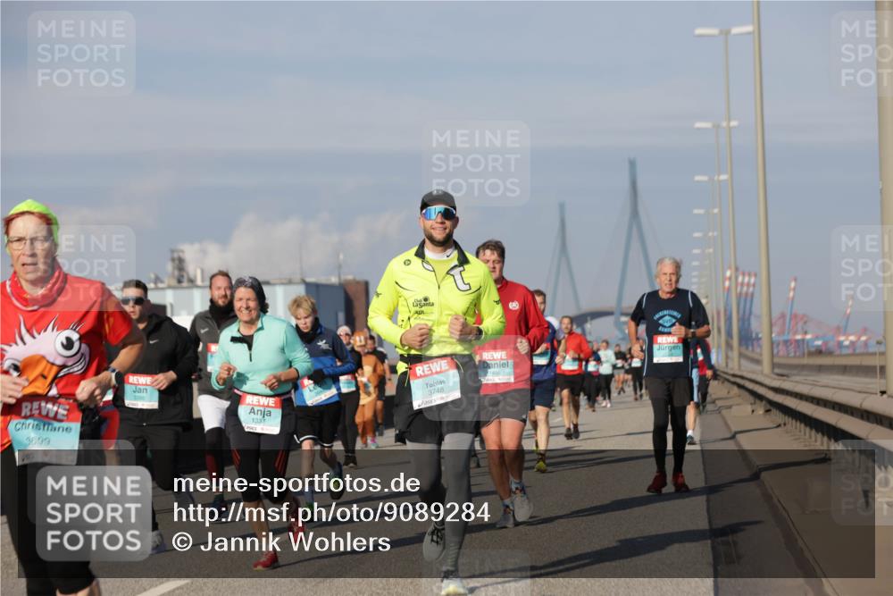 03.10.2025 - Köhlbrandbrückenlauf Jannik Wohlers http://msf.ph/oto/9089284 03.10.2025 09:58:30 Position 3 3699, 1337, 3748, 1456 meine-sportfotos.de