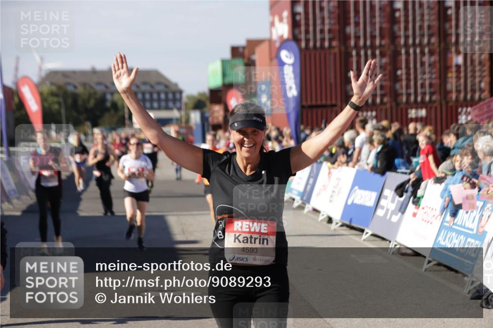 03.10.2025 - Köhlbrandbrückenlauf Jannik Wohlers http://msf.ph/oto/9089293 03.10.2025 13:19:20 Ziel 4143, 4593, 4632, 4690, 4725, 4727, 4828, 4996, 5443, 5451, 5853, 5858, 6057, 6225, 6226, 6230, 6576 meine-sportfotos.de