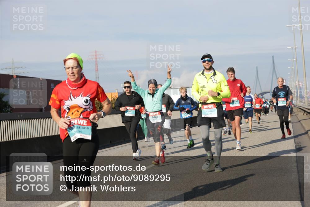 03.10.2025 - Köhlbrandbrückenlauf Jannik Wohlers http://msf.ph/oto/9089295 03.10.2025 09:58:31 Position 3 3699, 133, 3748 meine-sportfotos.de