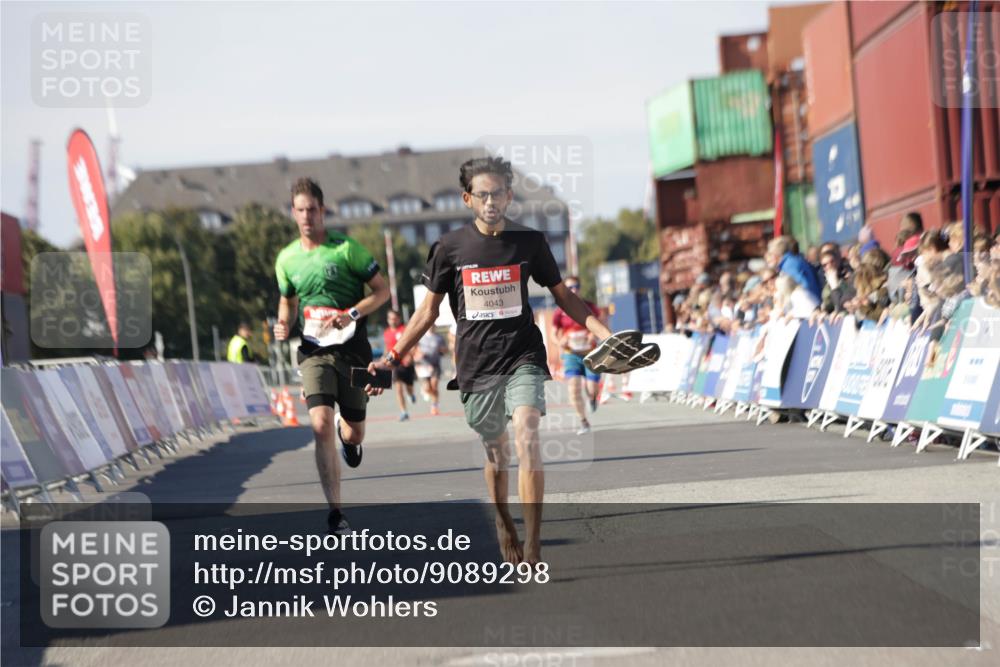 03.10.2025 - Köhlbrandbrückenlauf Jannik Wohlers http://msf.ph/oto/9089298 03.10.2025 12:53:38 Ziel 4043, 4155, 6241, 6624, 6656, 6804 meine-sportfotos.de