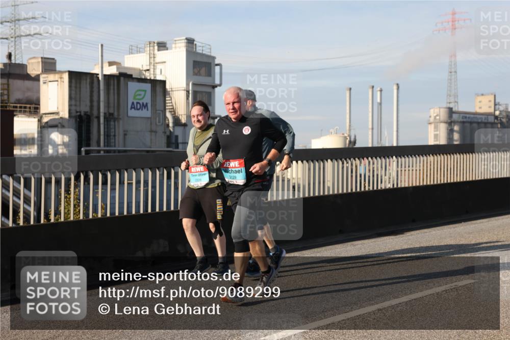 03.10.2025 - Köhlbrandbrückenlauf Lena Gebhardt http://msf.ph/oto/9089299 03.10.2025 10:07:04 Position 2 2326, 3129 meine-sportfotos.de