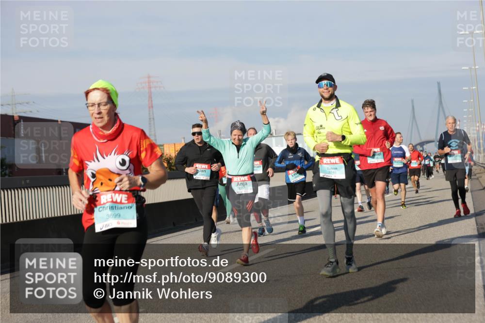 03.10.2025 - Köhlbrandbrückenlauf Jannik Wohlers http://msf.ph/oto/9089300 03.10.2025 09:58:31 Position 3 3699, 3395, 1337, 3748 meine-sportfotos.de