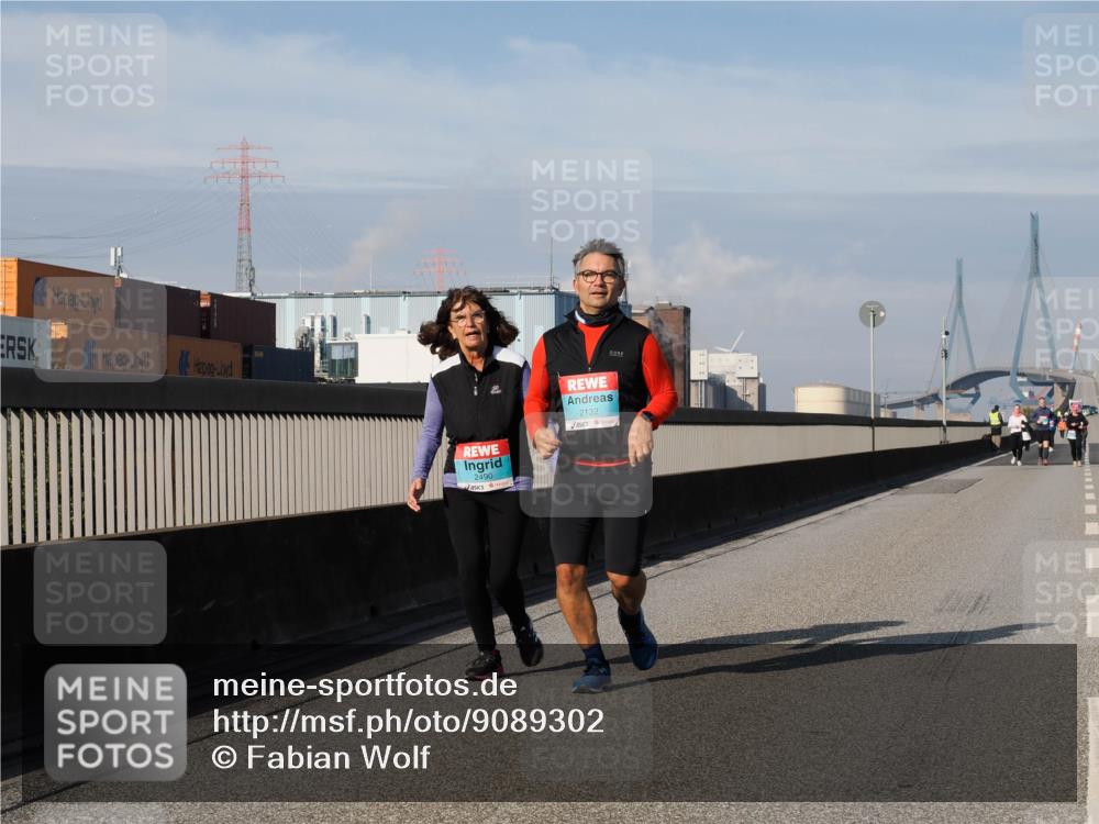 03.10.2025 - Köhlbrandbrückenlauf Fabian Wolf http://msf.ph/oto/9089302 03.10.2025 10:24:47 Position 3 2490, 2132 meine-sportfotos.de