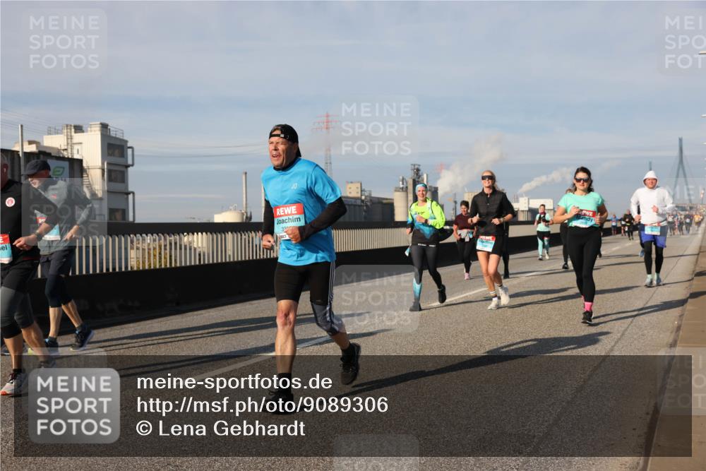 03.10.2025 - Köhlbrandbrückenlauf Lena Gebhardt http://msf.ph/oto/9089306 03.10.2025 10:07:05 Position 2  meine-sportfotos.de