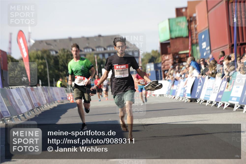 03.10.2025 - Köhlbrandbrückenlauf Jannik Wohlers http://msf.ph/oto/9089311 03.10.2025 12:53:38 Ziel 4043, 4155, 6241, 6624, 6656, 6804 meine-sportfotos.de