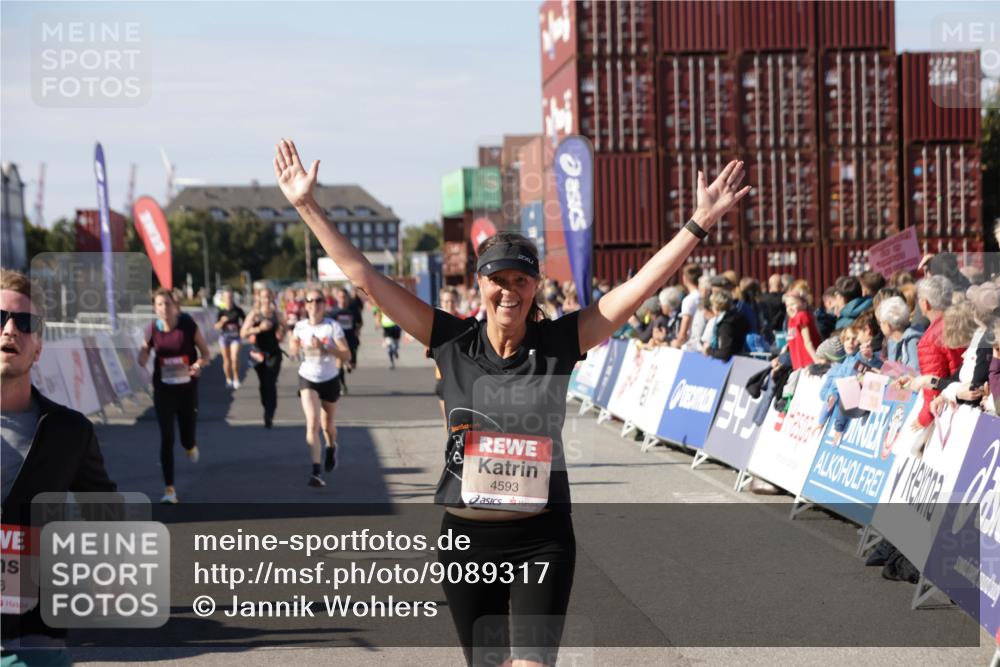 03.10.2025 - Köhlbrandbrückenlauf Jannik Wohlers http://msf.ph/oto/9089317 03.10.2025 13:19:20 Ziel 4143, 4593, 4632, 4690, 4725, 4727, 4828, 4996, 5443, 5451, 5853, 5858, 6057, 6225, 6226, 6230, 6576 meine-sportfotos.de