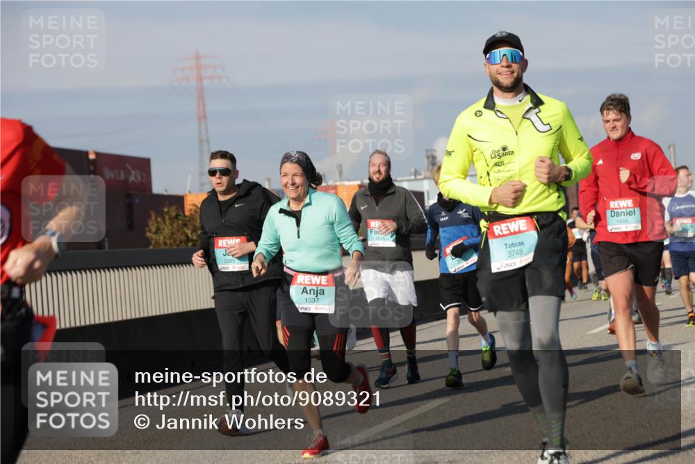 03.10.2025 - Köhlbrandbrückenlauf Jannik Wohlers http://msf.ph/oto/9089321 03.10.2025 09:58:31 Position 3 3395, 1337, 3645, 1456, 3748 meine-sportfotos.de