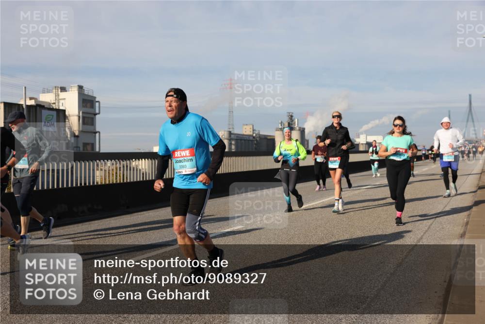 03.10.2025 - Köhlbrandbrückenlauf Lena Gebhardt http://msf.ph/oto/9089327 03.10.2025 10:07:05 Position 2 3393, 1001 meine-sportfotos.de