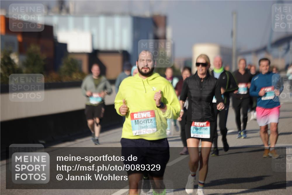 03.10.2025 - Köhlbrandbrückenlauf Jannik Wohlers http://msf.ph/oto/9089329 03.10.2025 10:09:41 Position 3 1949, 2845 meine-sportfotos.de