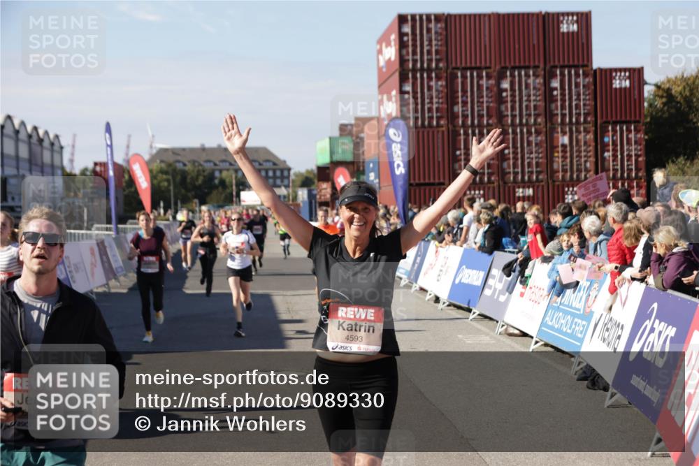 03.10.2025 - Köhlbrandbrückenlauf Jannik Wohlers http://msf.ph/oto/9089330 03.10.2025 13:19:20 Ziel 4143, 4593, 4632, 4690, 4725, 4727, 4828, 4996, 5443, 5451, 5853, 5858, 6057, 6225, 6226, 6230, 6576 meine-sportfotos.de