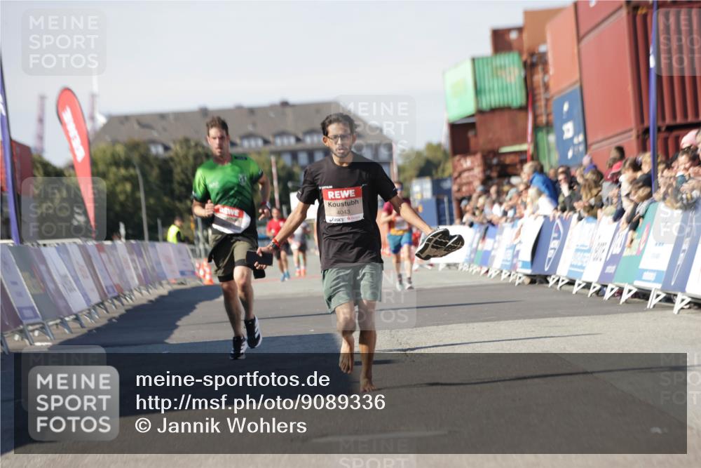 03.10.2025 - Köhlbrandbrückenlauf Jannik Wohlers http://msf.ph/oto/9089336 03.10.2025 12:53:38 Ziel 4043, 4155, 6241, 6624, 6656, 6804 meine-sportfotos.de