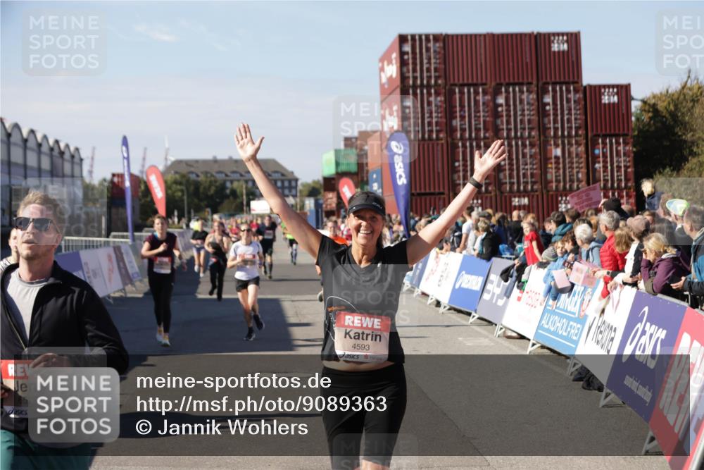 03.10.2025 - Köhlbrandbrückenlauf Jannik Wohlers http://msf.ph/oto/9089363 03.10.2025 13:19:21 Ziel 4143, 4593, 4632, 4690, 4725, 4727, 4828, 4996, 5009, 5443, 5451, 5853, 5858, 6057, 6225, 6226, 6230, 6576, 6753 meine-sportfotos.de