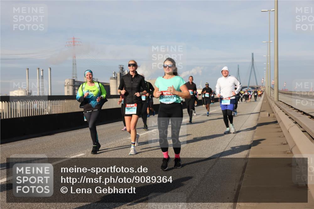 03.10.2025 - Köhlbrandbrückenlauf Lena Gebhardt http://msf.ph/oto/9089364 03.10.2025 10:07:06 Position 2 001, 2681 meine-sportfotos.de