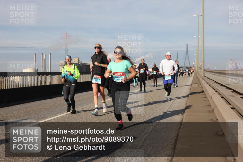 03.10.2025 - Köhlbrandbrückenlauf Lena Gebhardt http://msf.ph/oto/9089370 03.10.2025 10:07:06 Position 2 2845, 2681 meine-sportfotos.de