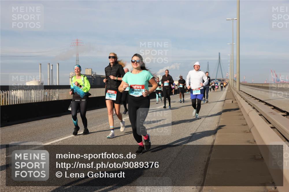 03.10.2025 - Köhlbrandbrückenlauf Lena Gebhardt http://msf.ph/oto/9089376 03.10.2025 10:07:06 Position 2 2845, 2681 meine-sportfotos.de