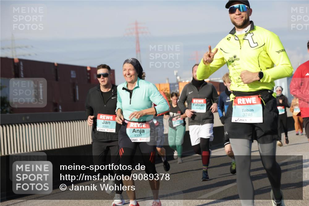 03.10.2025 - Köhlbrandbrückenlauf Jannik Wohlers http://msf.ph/oto/9089378 03.10.2025 09:58:32 Position 3 3395, 1337, 3645, 3748 meine-sportfotos.de