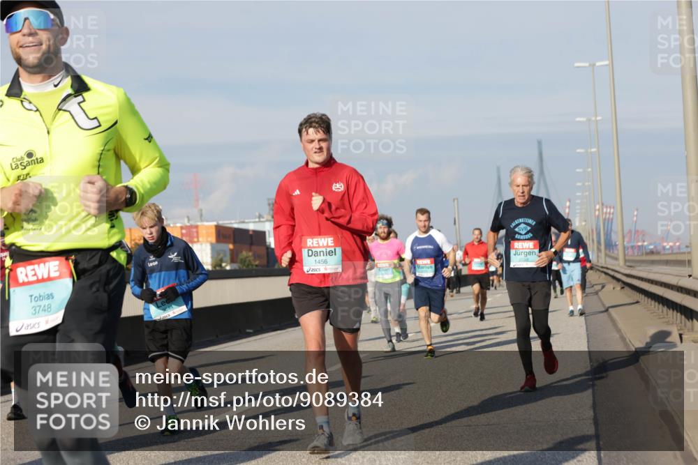 03.10.2025 - Köhlbrandbrückenlauf Jannik Wohlers http://msf.ph/oto/9089384 03.10.2025 09:58:33 Position 3 3748, 3644, 1456, 2699 meine-sportfotos.de